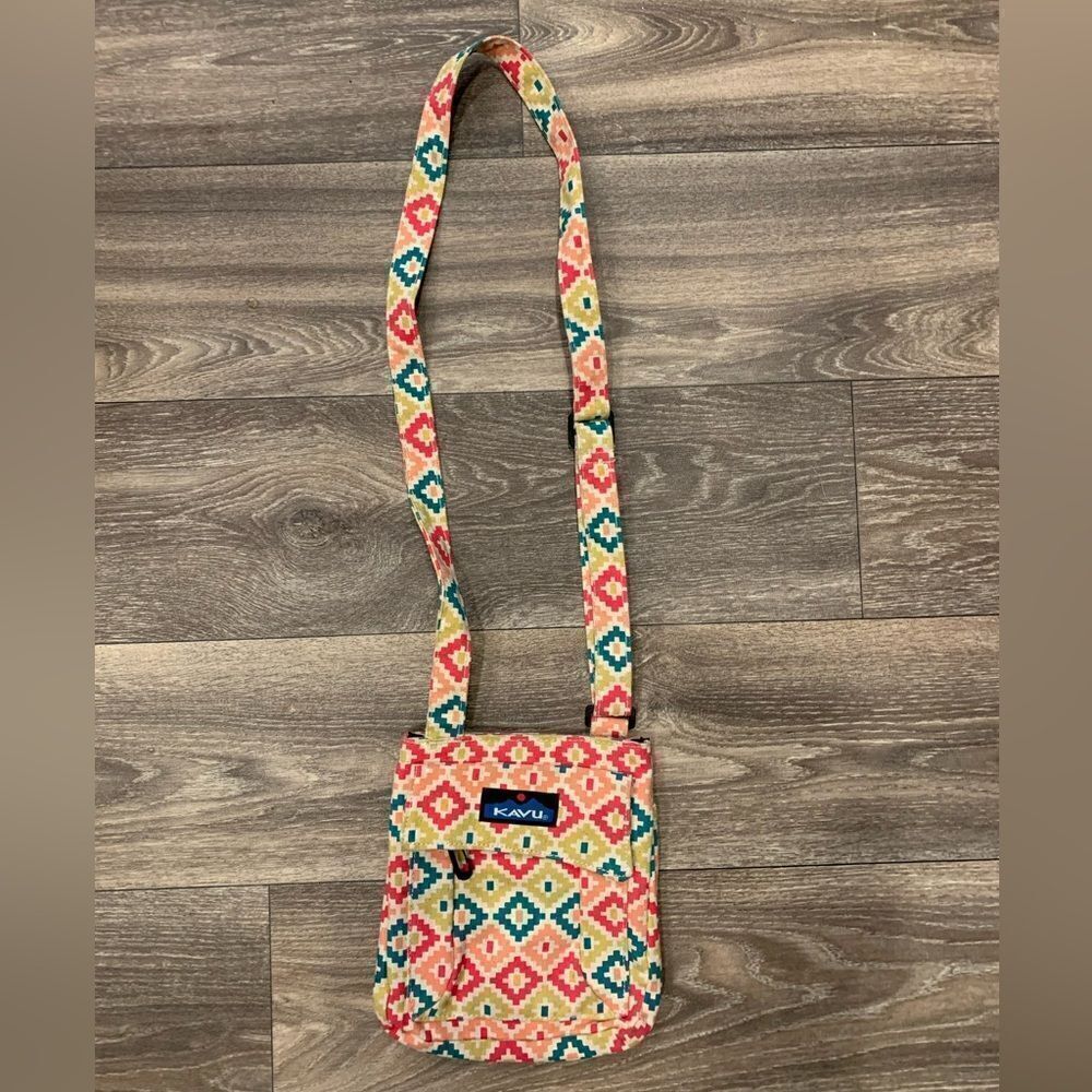 Kavu Canvas Crossbody Adjustable Green Pink Aztec Bag Purse